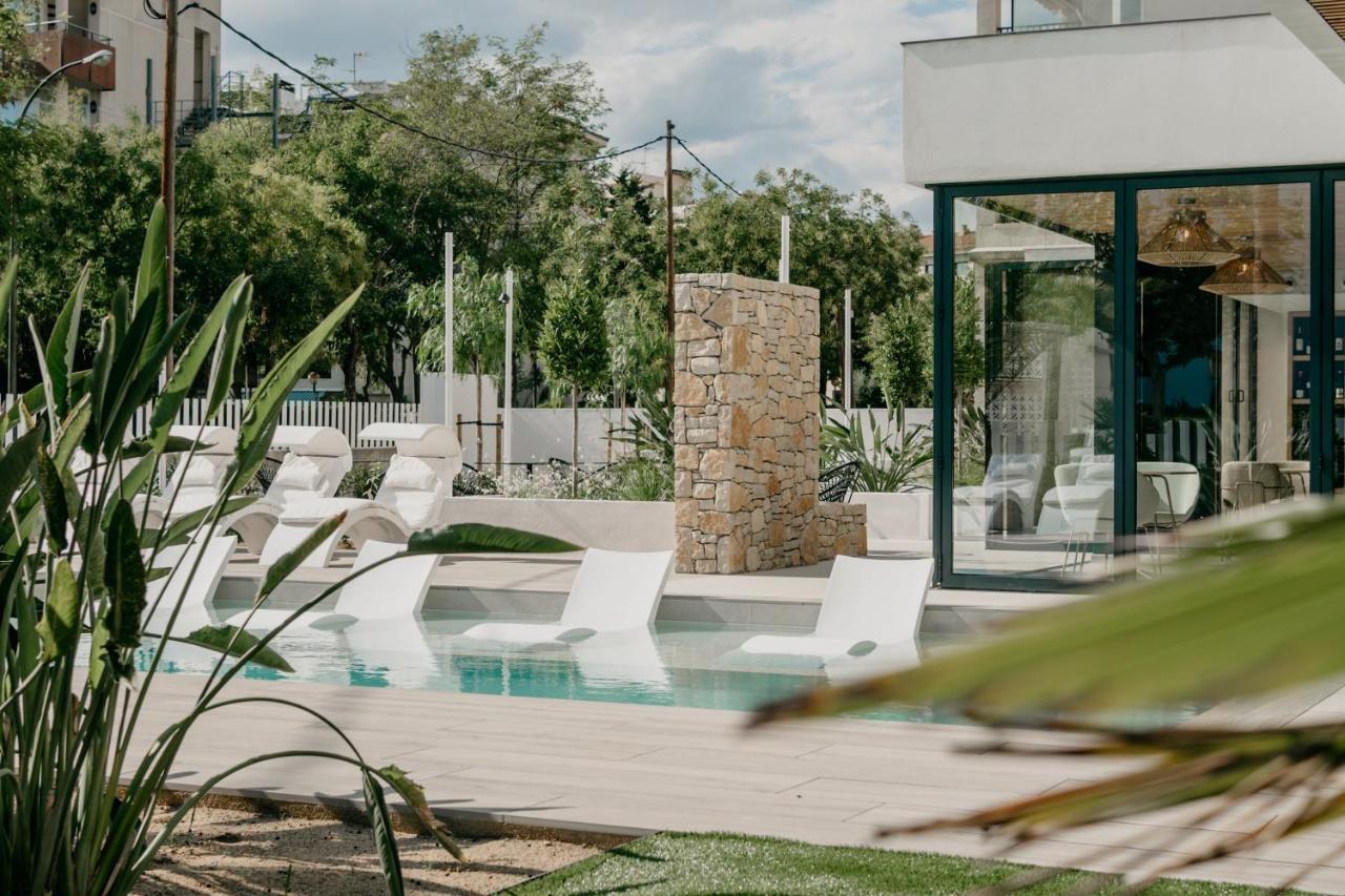 Instants Boutique Hotel (Adults Only) Кембрилс Екстериор снимка