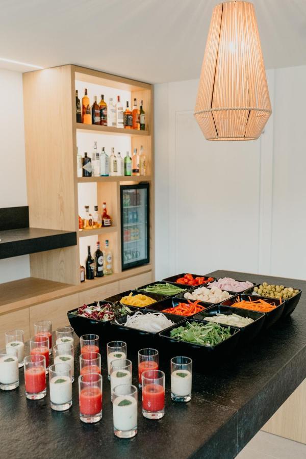 Instants Boutique Hotel (Adults Only) Кембрилс Екстериор снимка