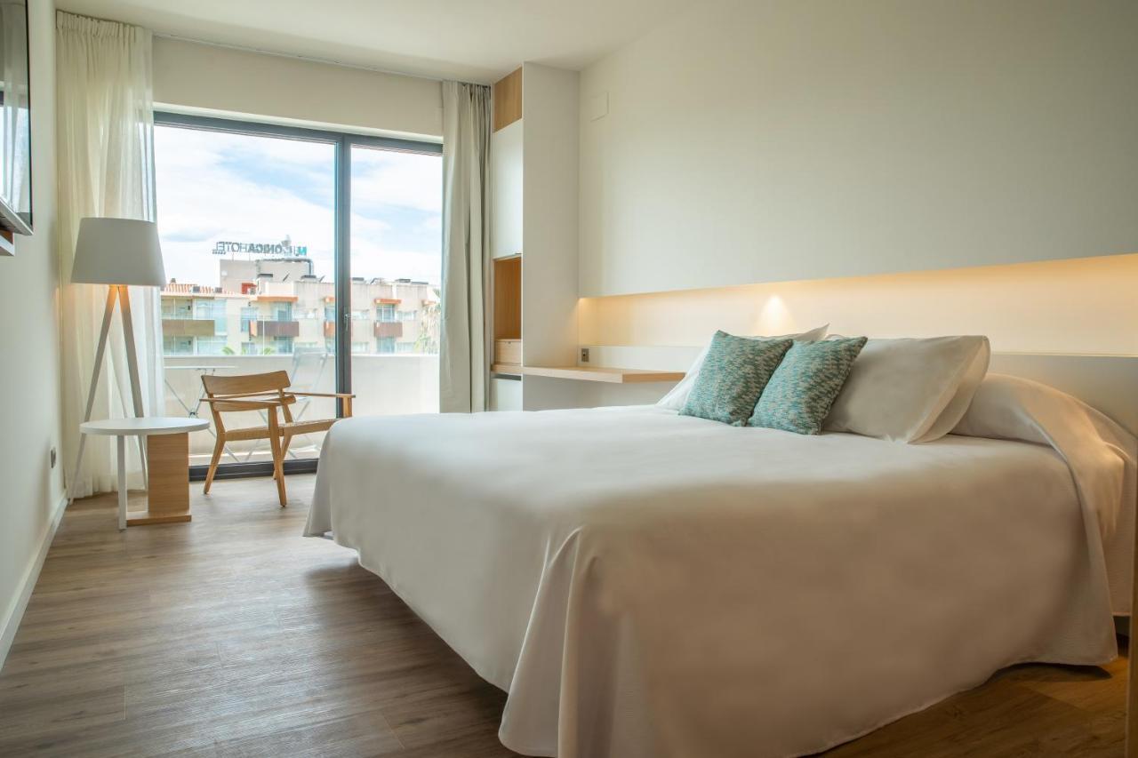 Instants Boutique Hotel (Adults Only) Кембрилс Екстериор снимка